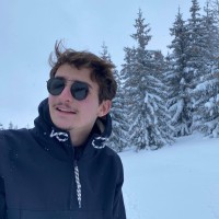 Jeune homme de Nantes cherche à tourner son film porno amateur